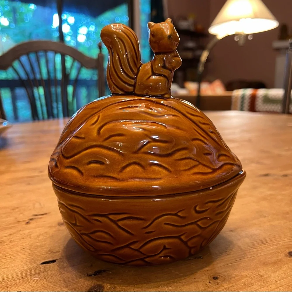 Squirrel on A Walnut VTG MCM Candy Dish Nut Dish Trinket Box R.O.C. Taiwan